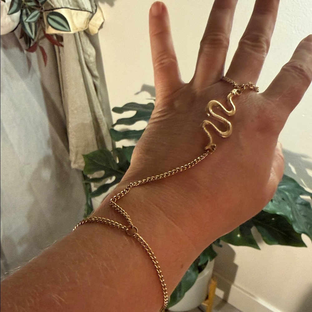 Costume‎ festival jewelry fun Gold metal Snake hand chain ring bracelet